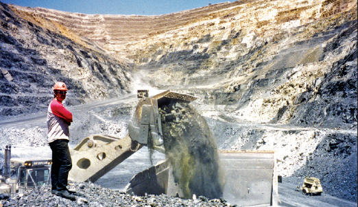 Orpiment collecting operation using heavy equipment. Collector’s Edge photo.
