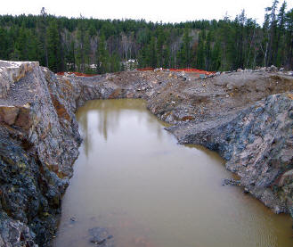 General view at the open pit in the BrokenHammer zone in 2011. Most of thesperrylites come from a small area onthe right side of the pit. B. Wilson photo.