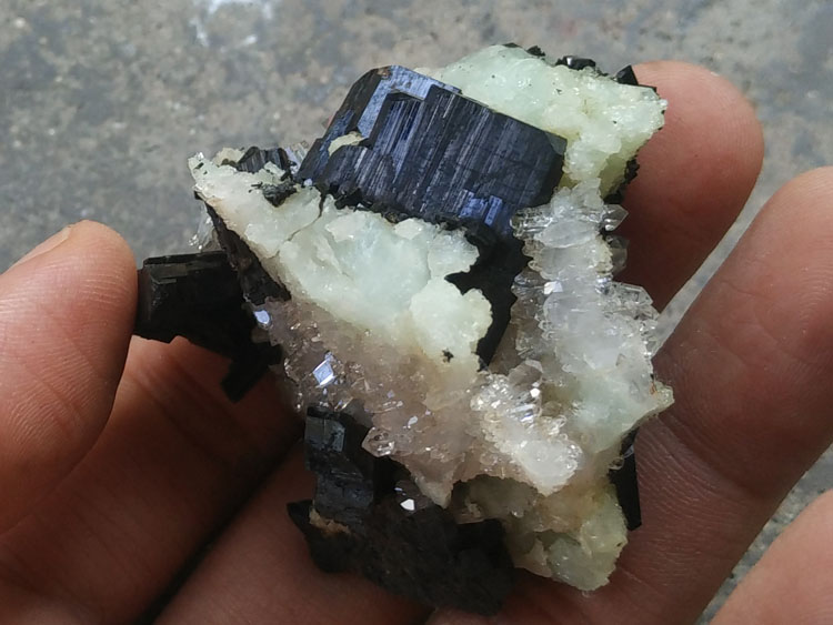 硅铁灰石和葡萄石、水晶共生矿物晶体标本宝石原石原矿,硅铁灰石,葡萄石