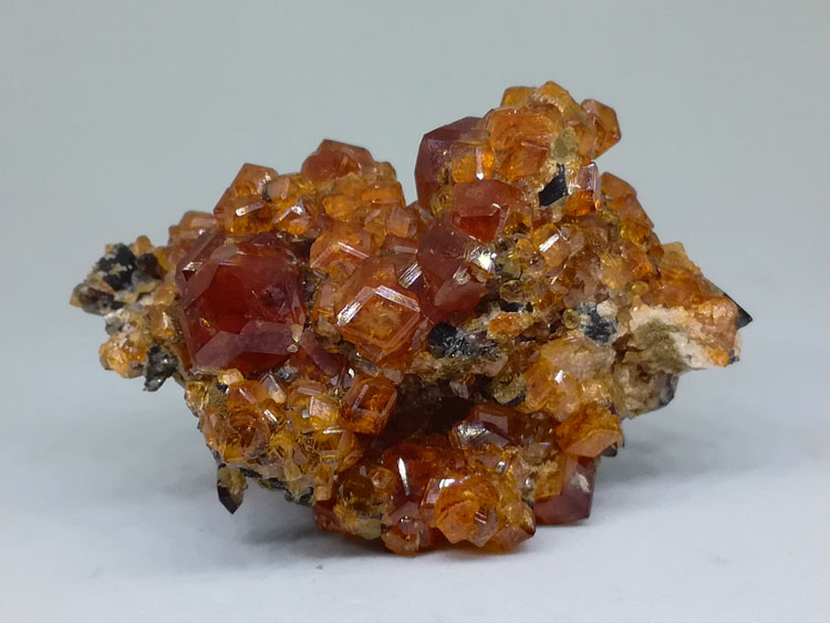 Gem manganese aluminum garnet Fanta stone mineral specimens stone ornamental stone,Garnet