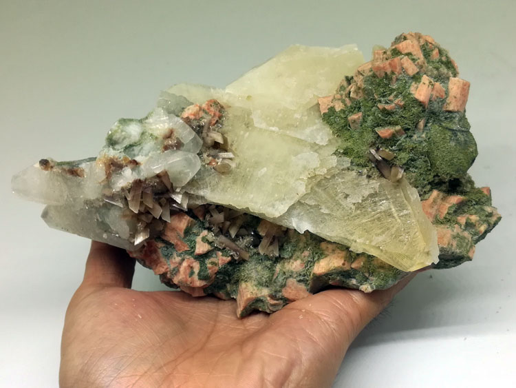 Laumontite and golden calcite, epidote, potassium feldspar crystal stone ore samples,Laumontite,Calcite,Feldspar,Epidote