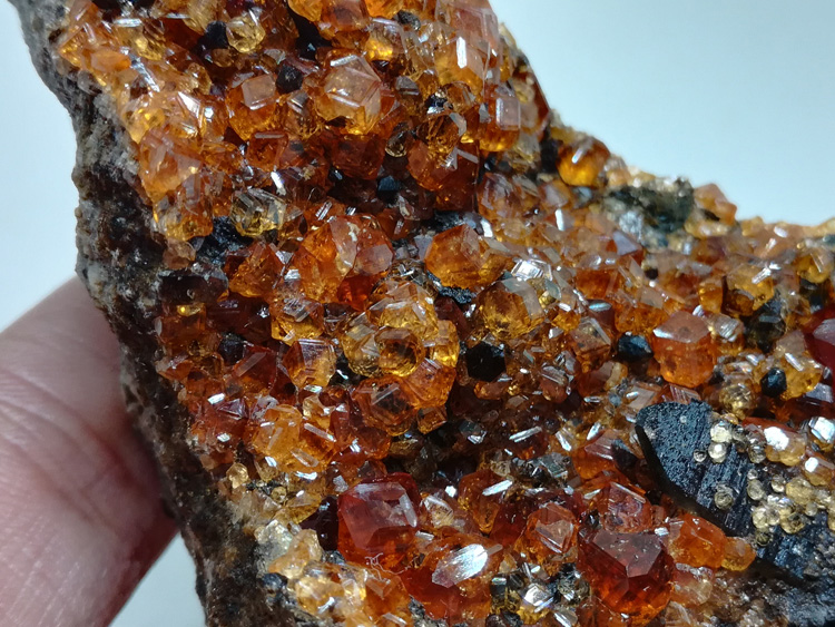 gem manganese aluminum garnet Fanta stone mineral specimens stone ornamental stone,Garnet