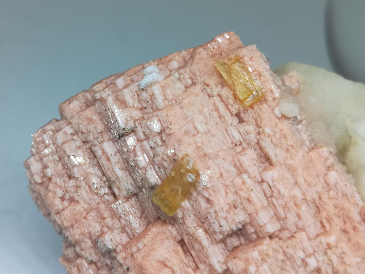 In Fujian, China, the newly discovered calcite calcite is a symbiotic mixture of Stilbit and Laumont,Laumontite,Calcite,Stilbite,Pyrites