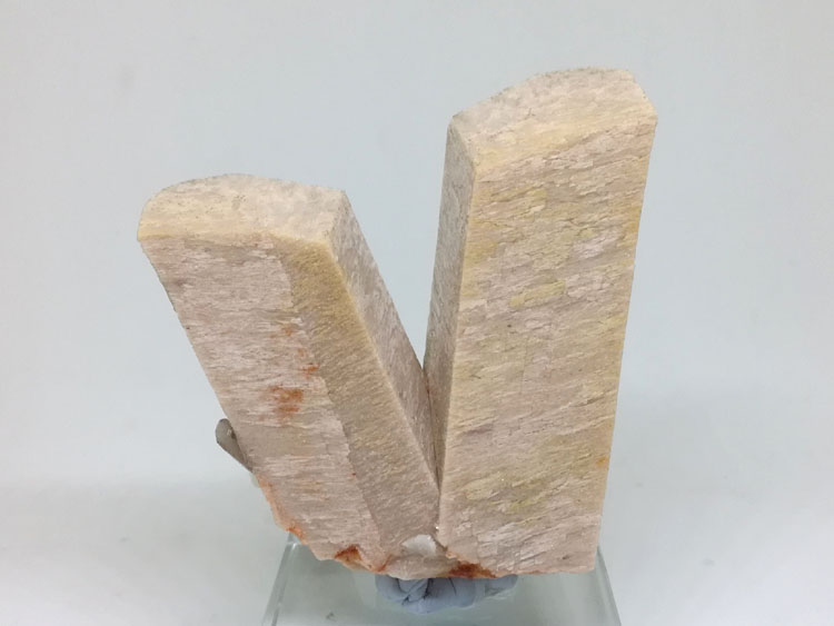 Scissors hand pose modeling of K-feldspar and crystal mineral crystal specimens gem stone ore,Feldspar,Quartz,