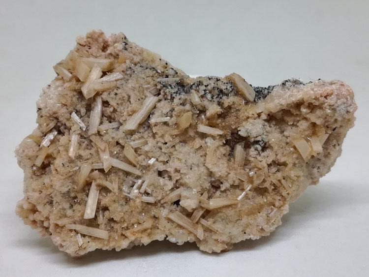 Fujian Longyan zeolite crystal mineral specimen gem watch Shi Qishi stone ore,Laumontite