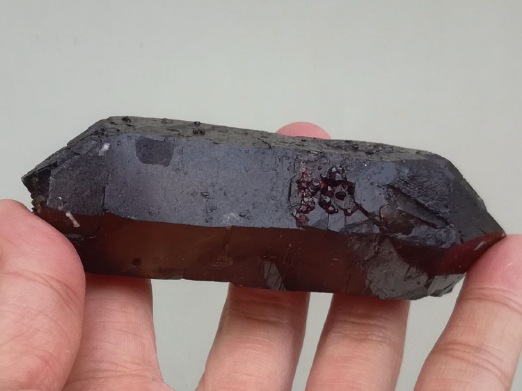 Manganese Garnet and black smoke quartz mineral crystal gem specimens stone ore,Quartz,Garnet