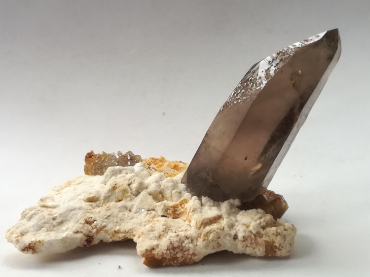 Outstanding Smoke Quartz and Albite Symbiotic Mineral Crystal Specimens Raw Stone Raw Materials,Quartz,Feldspar