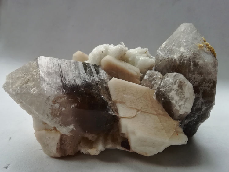 Helvite, Garnet and Feldspar, Stilbite, Smoky Quartz Symbiotic Mineral Specimens Crystal Gemstone,Helvite,Garnet,Quartz,Stilbite,Feldspar