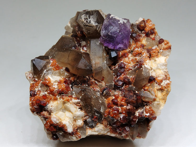 Purple Fluorite manganese-aluminum garnet spessartine Smoky Quartz Symbiotic Mineral Specimens Cryst,Garnet,Fluorite,Quartz