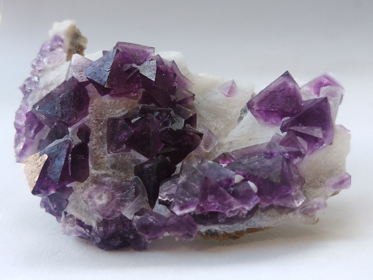 Purple-red octahedral Fluorite Mineral Specimens Mineral Crystals Gem Materials,Fluorite