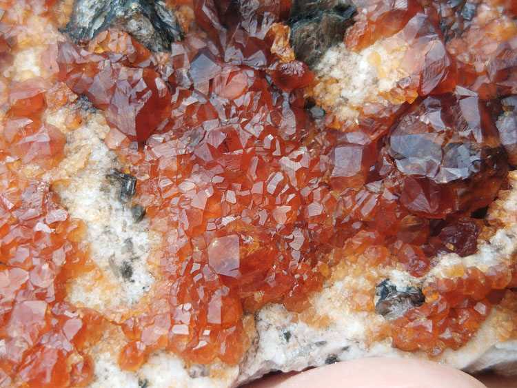 Manganese-aluminum garnet spessartine mineral specimen, crystal cluster, gemstone, protolith, ore en,Garnet