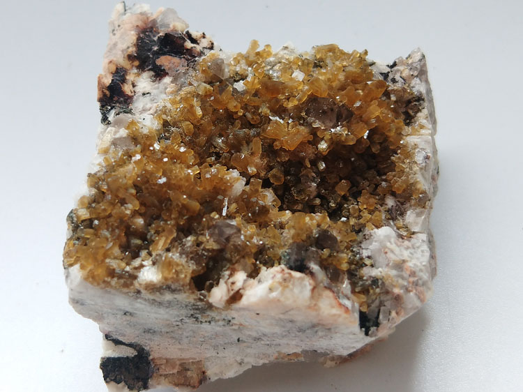 Stilbite,Feldspar,Smoky Quartz Mineral Specimens Mineral Crystals Gem Materials,Stilbite,Feldspar,Quartz