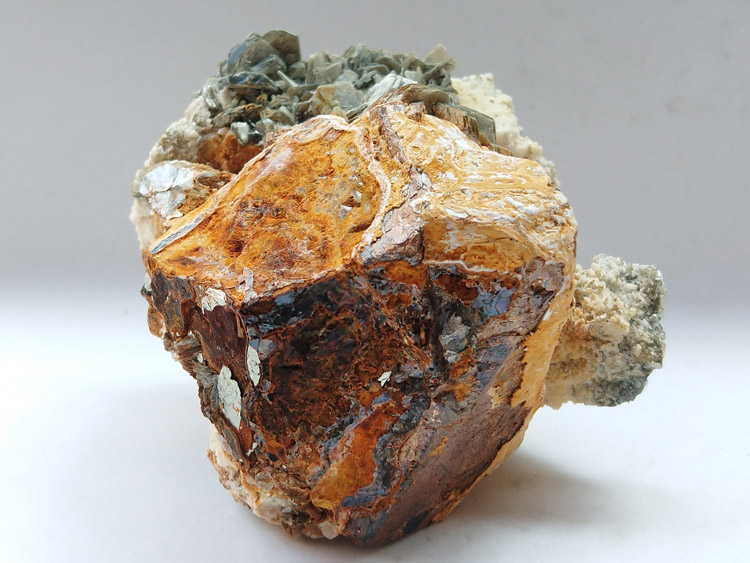 Limonite,Pyrites,Feldspar Albite,Mica Mineral Specimens Mineral Crystals Gem Materials,Limonite,Pyrites,Feldspar,Mica