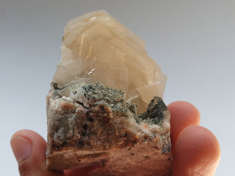 Calcite,Smoky Quartz Mineral Specimens Mineral Crystals Gem Materials,Calcite,Quartz