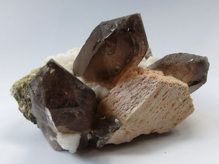 Smoky Quartz,Garnet,Albite  Feldspar Mineral Specimens Mineral Crystals Gem Materials,Quartz,Feldspar,Garnet