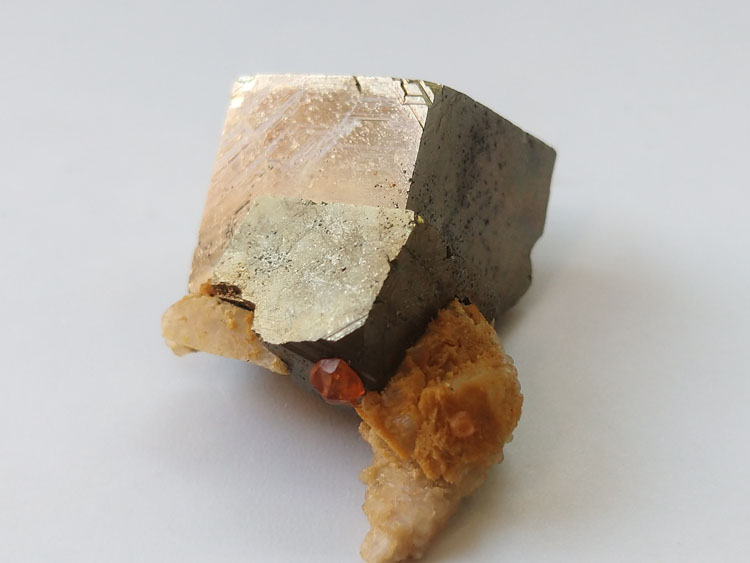 Manganese-aluminum garnet spessartine and Pyrite Specimens of Symbiotic Minerals,Garnet,Pyrites