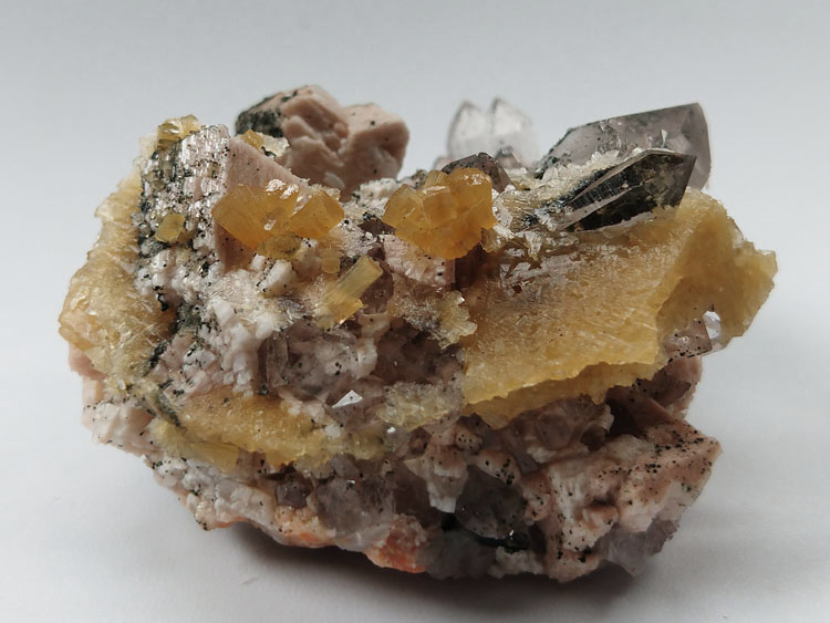 Stilbite,Feldspar Bicrystal Smoky Quartz Mineral Specimens Mineral Crystals Gem Materials,Stilbite,Quartz,Feldspar