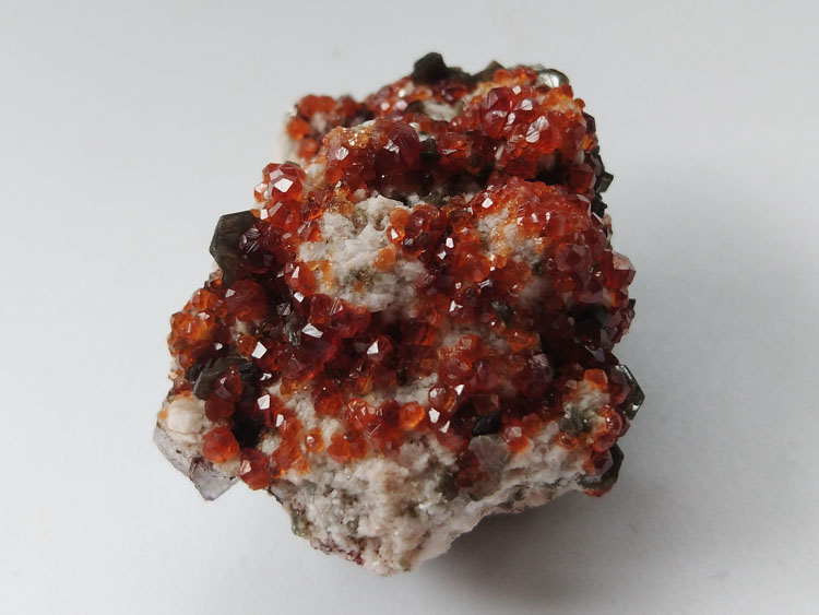 天然宝石石榴石长石原石原矿石能量矿物标本晶体晶簇晶洞,石榴石,长石